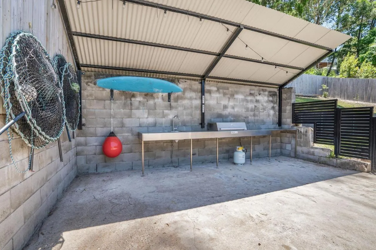 Castaway Cottage - Rainbow Beach 0*,